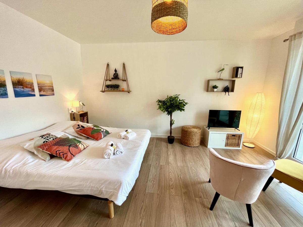 Nihal, Studio Proche Zenith Avec Parking Et Balcon Caen Exterior foto